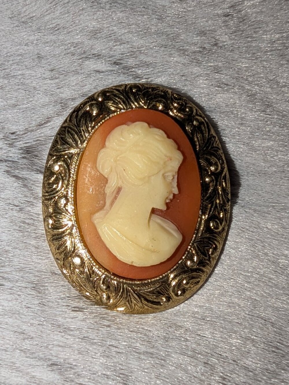 Cameo Pin 7657